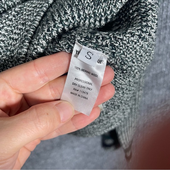 Yigal Arzouel Men’s Small Grey 100% Merino Wool Preppy Pullover V Neck Sweater - Picture 9 of 10